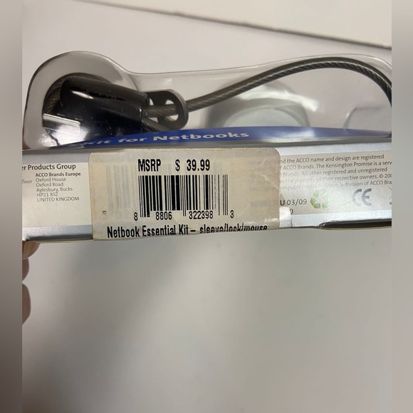 KENSINGTON NOTEBOOKS ESSENTIALS KIT MOUSE PAD AND LOCK COMPUTER LAPTOP SECURE - Picture 3 of 4